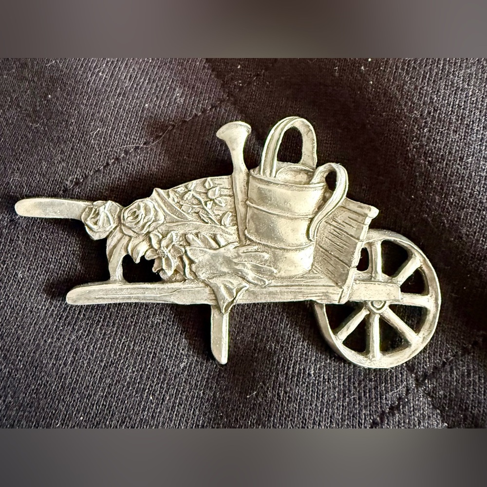 Pewter garden pin